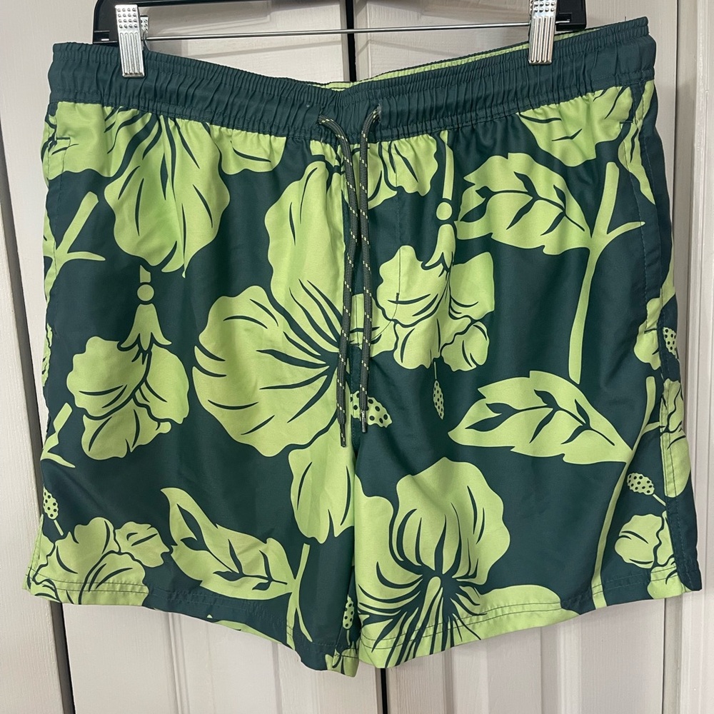No Boundaries Green & Yellow Floral Print Tropical Board /swim Shorts Size L